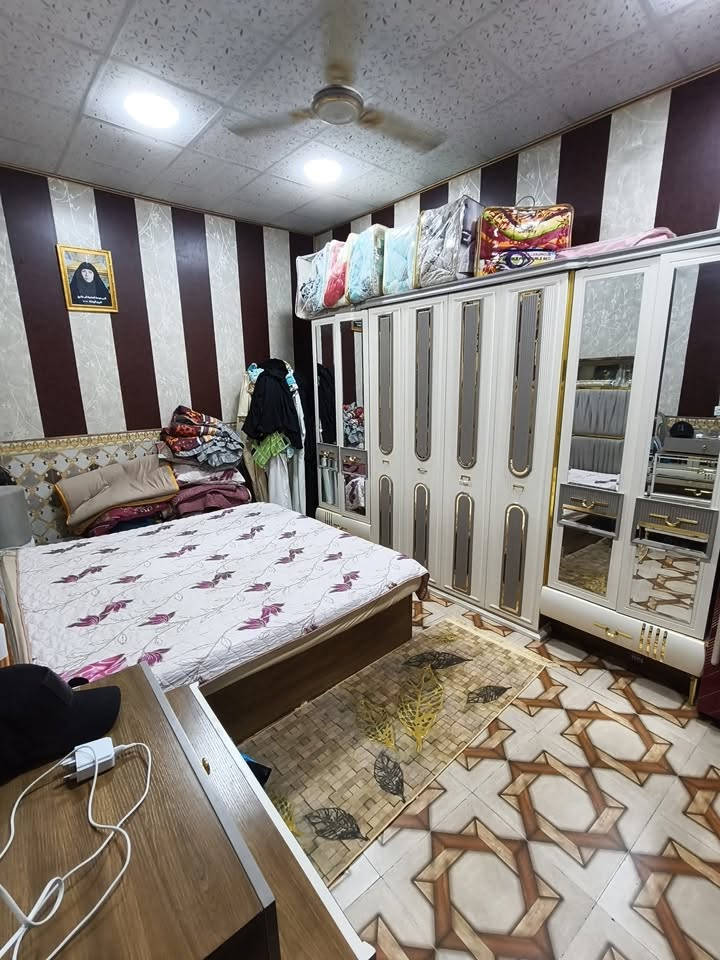 طابق اول 
ديوان +غرفه+مطبخ+حمام+توليت+صاله 
نوب طابق ثاني غرفه +غرفه+حمام+صاله 
مساحت بيت بل طابو 86 متر مربع بل بنيان 100 متر مربع طابو صرف بسمي
ستفسار مراسله وتساب او تصال ***********
