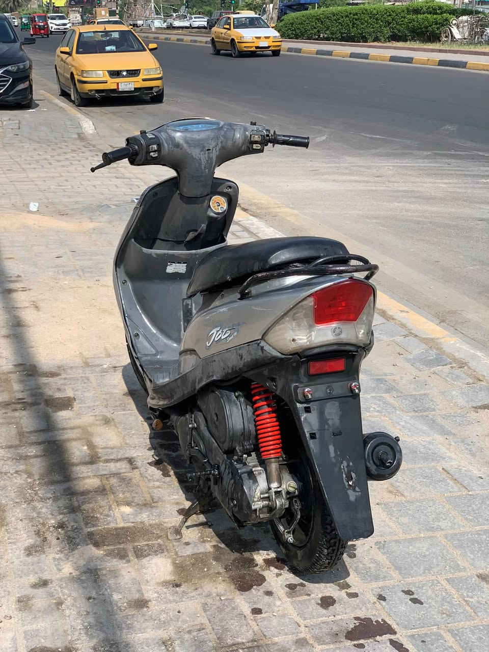 السلام عليكم دراجه لبيع مجفته جديد سلف هندر عوزها كلجات دراجه خير من الله تجي تفحص عنواني بغداد حي ور سبع قصور السعر 300وبيها مجال قليل
***********
