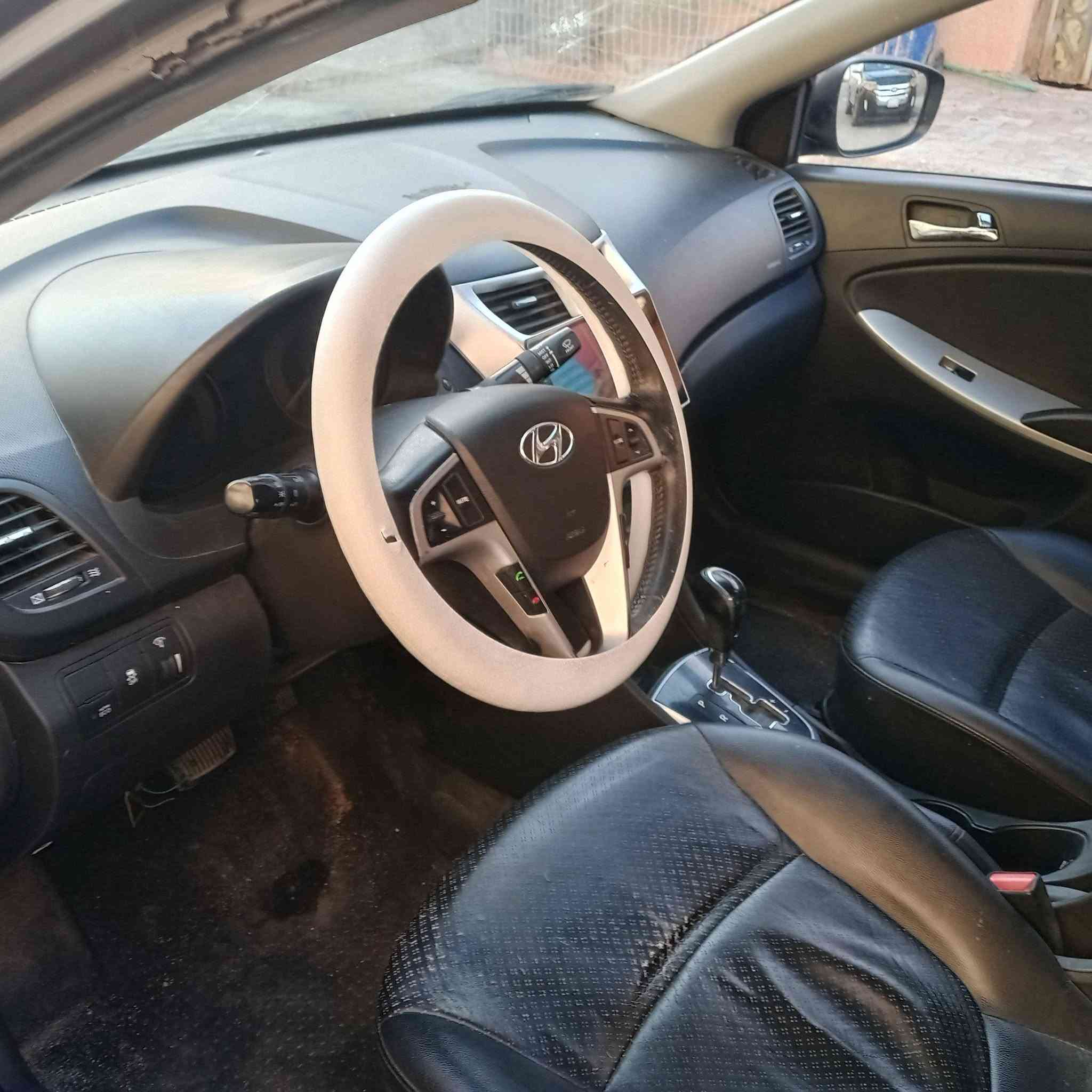 السلام عليكم سياره اكسنت ادوات موديل 14 قير ماكينه تبريد فول حداده السياره فول رقم اربيل سنويه ضايعه عندي صوره المكان بصره جمعيات سعر 45 بيها مجال رقم ***********
