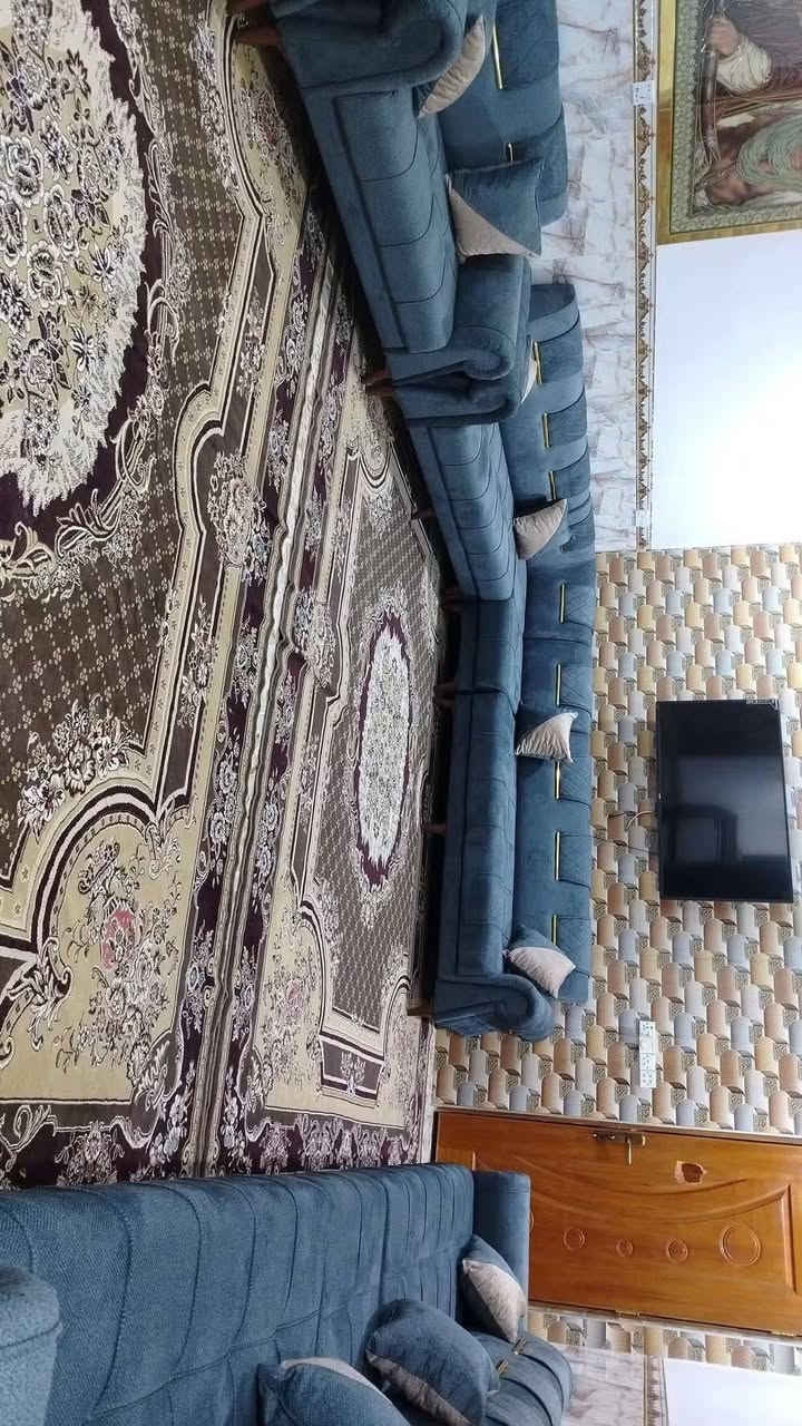 من رخصة مدير الكروب
ديوان جديد شغلنه معمل بغداد تفصال خشب داخل بلوك اسود الركم الهيكل الصفاح القفص كله خشب بلوك اسود جام روسي مساطر سمك ١٦ ملم
السفنج مضغوط مميز أول مع طبقه ثانيه دللوب طبي وطبقه ديباج ارتفاع ١٢ سم.. قماش كتان ناعم لون نيلي حبري مطعم ب بيجي قياس ١٤ متر ونص ٢٠ مقعد كورنر تجي بيه قنفتين مفصوله مع زاويه سعره مليون وربع قفله عالمليون و٢٠٠ بس شراي يتصل ***********
