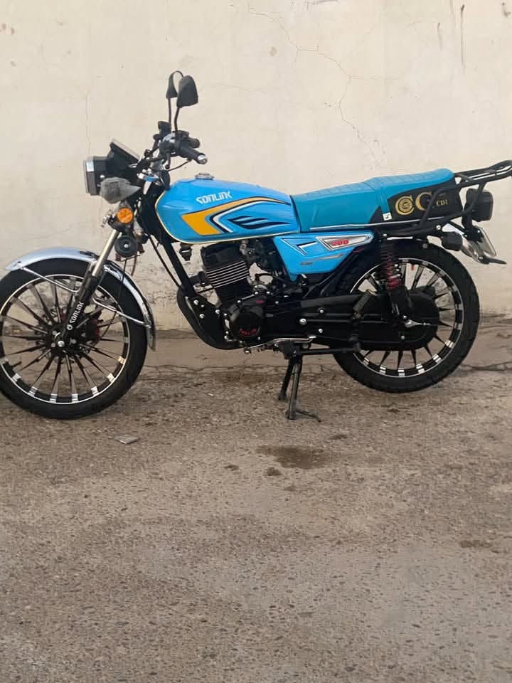 سلام عليكم شباب دراجه سولنك سيبي أف مكينه ضاقطه وزنجيل 200ccدراجه جديده كلش صارله شهر من شديته موديل 2026 سعر لدراجه مليون و200 مجال قليل لشراي يتصل ***********
ورقه وحده 
بصمات 2
سويجات 2

