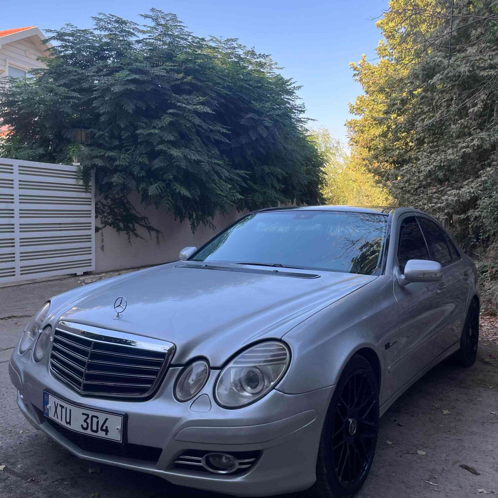 Mercedes Benz Eclass 500 AMG
2006

مەنەفێست ساخ و پاکانەشی لەگەرە 
 

مواسەفات/-پانۆراما
-کوشن هیتەرو کارەبای ساردو گەرم و خەزن
-تحدید سرعە
-حەساس
-شاشە بلادی
-سوکان فۆلیۆم
-تبرەد مەرکەزی
-٣ مۆدی لێخورین
-٣ پەردە بیلادی
-تەبرید مەرکەزی 

بەشەرتی براوە و دزیاری و کێشەی مەدەنی حجز
حیزام نیە بەس بە حیزام دەفرۆشم 
لێدرانی نیە.
ژ.م/ ***********
                                 
            WhatsApp /*********** شقلاوة, أربيل
