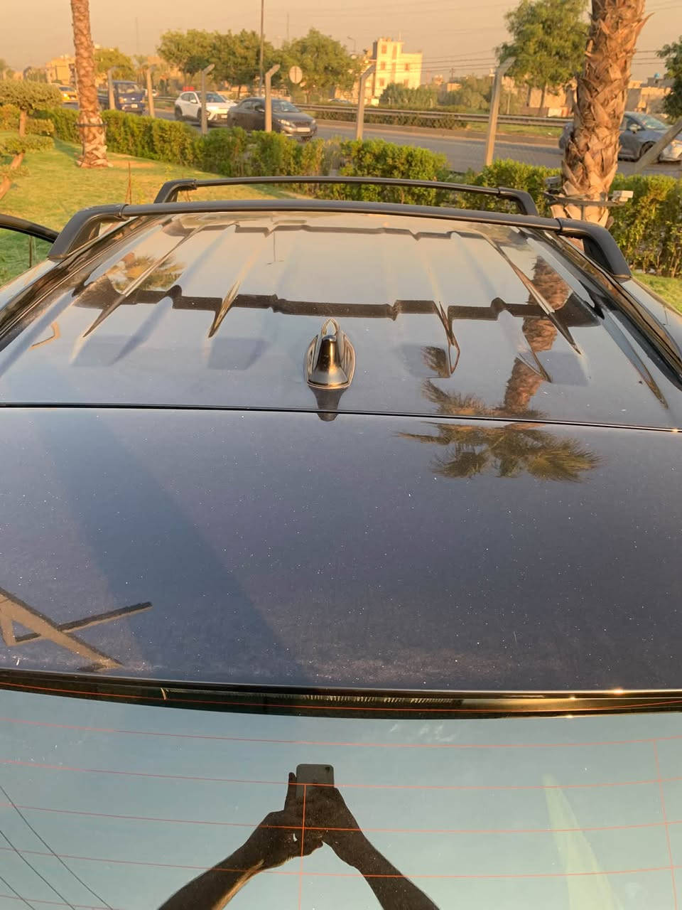 av 4  xLe 2023hybrid
راف فور xle 2023 هايبرد 
الفئه / xle 
موديل السياره /2024 
رقم السياره / بغداد انكليزي / شرط التحويل 
حجم المحرك /2500 هايبرد 4سلندر 
اللون / اسود ملكي 
ماشيه 34الف mi  يعني بعدها بحاله الوكاله 

مواصفات السياره 
كشنات جلد 
تدفئه تبريد بالمقاعد 
كشن كهربائي + 3 وضعيات خزن ميموري

رادار امامي  تحديد مسارات  
، جانبي   نقطه عماء 
، خلفي تحذير اصطدام 

فتحة سقف 
 كامره360 درجه. 

وضعيات القياده 
Eco ,normal ,sport, 
نظام الدفع / 4*4  فورل ويل 
فول تحكمات ستيرن 
صندوق  كهربائي 
تدفئه بالستيرن + تدفئه بالمري الجانبيه 
 هاند بريك بصمه 
اوتو هولد 
اوتو ستارت /auto start 
اوتو ستوب/ auto stop
 تبريد قطعتين 
شحن واير ليس 
مداخل شحن تايب سي 
لايتات led زنون + بك لايت led 
 بصمة ابواب   + بصمة تشغيل + تشغيل عن بعد 
سستم الصوت jbl 🔊🔊
شاشه jbl 🔊🔊🔊
تبريد بيانو 
4 جام اوتو 
ويل كب كروب اسود 
 داشبول ديجتل الكتروني 
 
 حادث الساره شي كلش تافه قبق صنندوق مبدل نفس اللون بلادي فقطططططط بدون صبغ السياره نهائيآ 

السعر 235   وبيعا مجال  للشراي
*********** ابو حمزه

نص مكتوب في الصور:
- ٣:٣٢ ص
- ٣:٣٣ ص
- 26°C