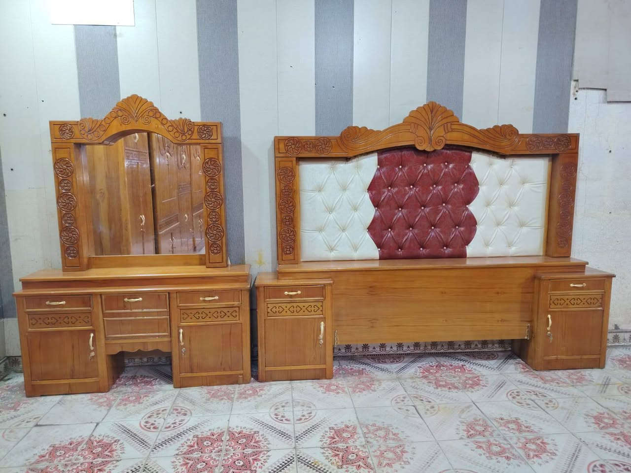 سلام عليكم غرفه ام سته طابقين تزكام توب داخل وخارج صاج خمسه ملم ظهر جرجوبه شد برغي زاويه طابقين بارتفاع الكنتور توج مسرح حديث غرفه جديد كلش سعر خاص العنوان ميسان حي العامل قرب صيدليه ومجمع الشاكرين رقم الهاتف ***********بي واتساب عمارة, ميسان
