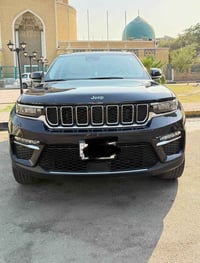 🔷للبيع سيارة جيب كراند شيروكي 4xe  🔷سنة الصنع : 2024  🔷اللوحة : بغداد ...