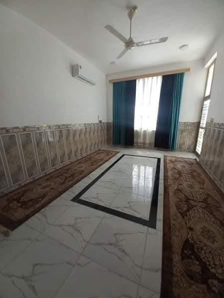 بيت 🏠 للبيع المساحه ١٧٠ م الموقع كربلاء طويريج حي المستقبل طابقين يحتوي على ثلاثة أغرف نوم وصالتين ومطبخ واستقبال ومجمع صحيات داخليه وخارجيه بناء حديث البيت 🏠 ينباع مع الأثاث وسعره جدآ مناسب ثاني بيت 🏠 ع الشارع العام للاتصال ***********
