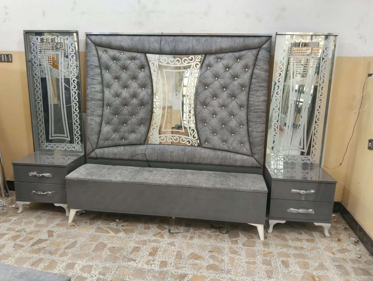 غرفه تركيه ملكيه • نضيفه • فلوجه