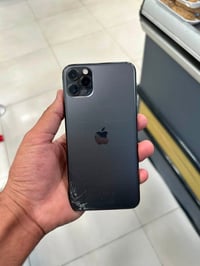 iPhone 11 Pro Max ذاكرة 64 بطاريه 78‎%‎ نموذج m  وتر ممفتوح ولاداخل تص...