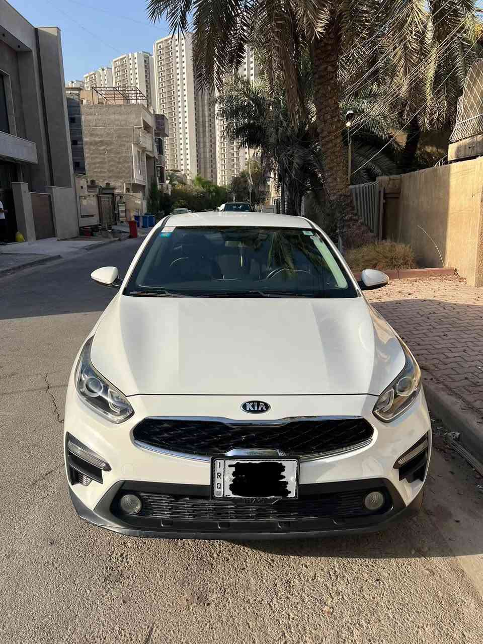 السلام عليكم سيارة سيراتو للبيع خليجي موديل ٢٠١٩ رقم بغداد مواصفاتها:
محرك ٢٠٠٠
مري جانبية سحب 
تبريد قطعتين 
تلث سرعات
شاشة تدعم كاربلي
كاميرا
السيارة مكفولة من الصبغ كفالة عامة بس بيها بعض الملاحظات البسيطة ماشية ٧٠ الف 
للاستفسار راسلني خاص او اتصل على هذا الرقم 
***********
