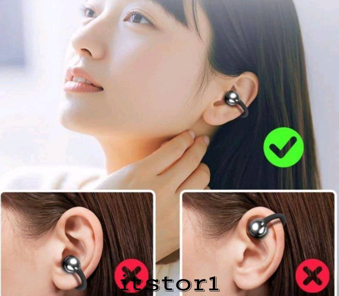 نوع التصميم: مشبك أذن مفتوح (Ear Clip) مريح للاستخدام الطويل والرياضة دون الضغط على طبلة الأذن.
​تقنية الاتصال: بلوتوث (Bluetooth 5.4) لاستهلاك أقل للطاقة واستجابة سريعة.
​البطارية والتشغيل:
​تشغيل مستمر للسماعة: حتى 6 ساعات بالشحنة الواحدة.
​إجمالي التشغيل مع علبة الشحن: يصل إلى 50 ساعة.
​مدة الشحن: حوالي 1.5 ساعة عبر منفذ Type-C.
​عزل الصوت للمكالمات: تقنية ENC لتقليل ضوضاء المحيط أثناء إجراء المكالمات.
​مقاومة الماء والعرق: بمعيار IPX5 (مناسبة للتمارين والأنشطة الخارجية).
​التحكم: تعمل باللمس (Touch Control) للرد على المكالمات، وتغيير الأغاني، والتحكم بالحجم.