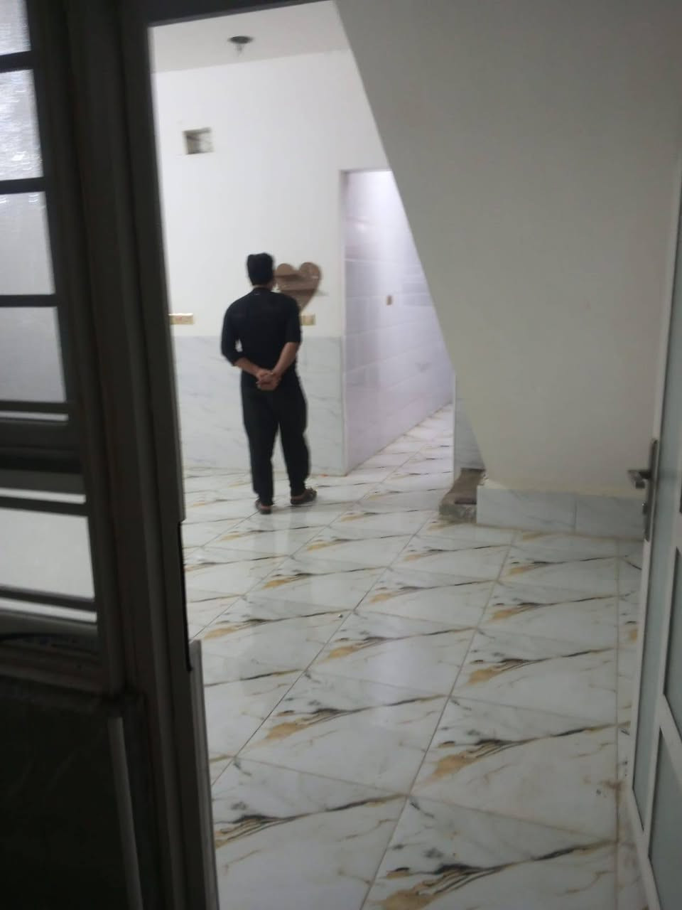 السلام عليكم
، عدنا اليوم بيت للإيجار في منطقه الجويلة 🏡

📐 المساحة:٢٠٠متر
🛏️ غرفة نوم
🛋️ صالة واستقبال
🍳 مطبخ
🌳 حديقة
🚗 گراج

⚙️ موتور
🔥 گيزر
💧 تانكي
⚡ واير مولد

✅ البيت جاهز ومجهز بالكامل فول سيراميك بناء حديث

💰 الإيجار والاستفسار على هذا الرقم ***********
