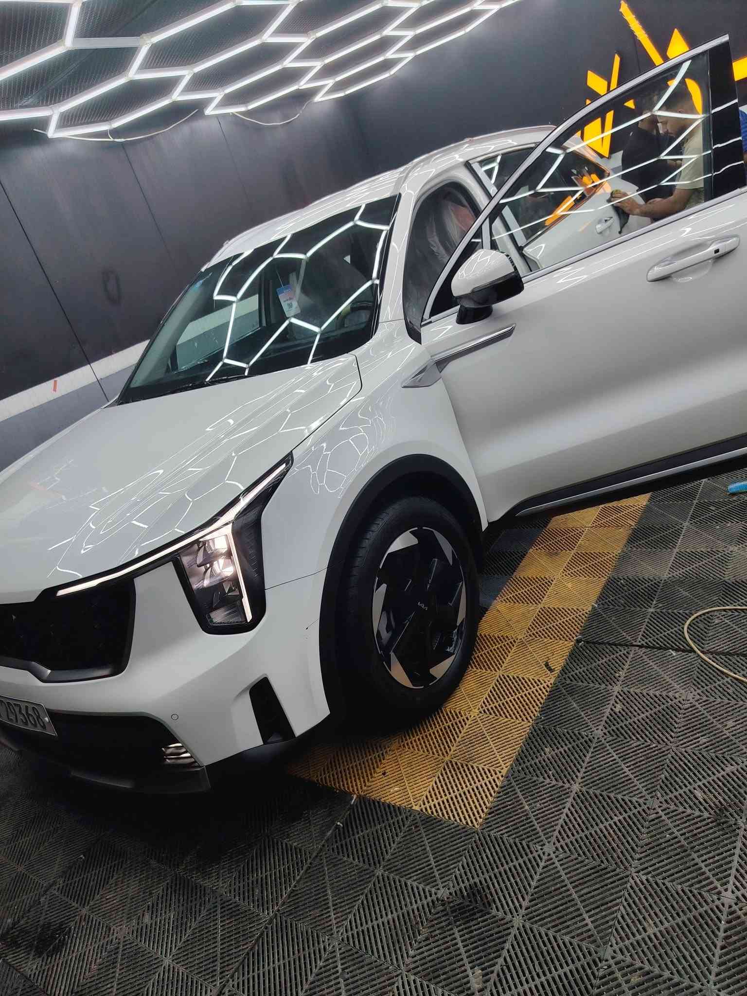 سورنتو ٢٠٢٥ • مكفولة • ١٨٠٠٠ كم