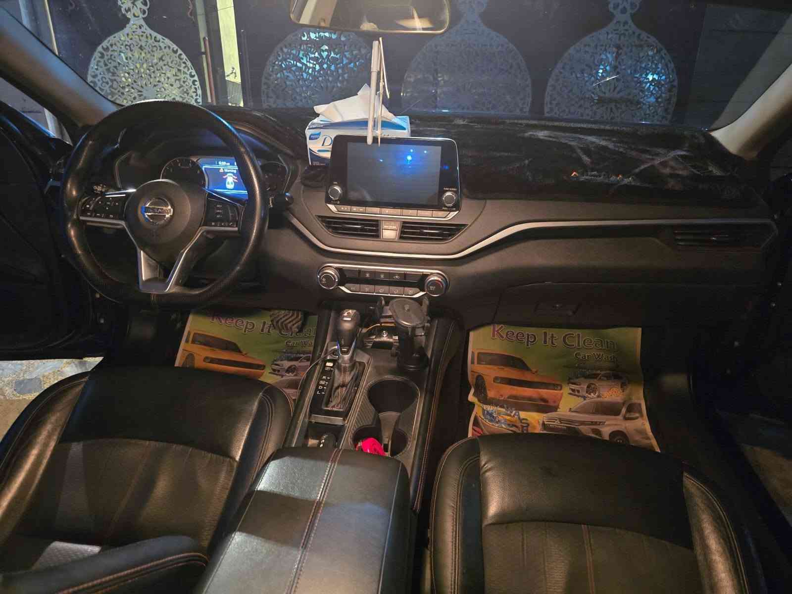 السلام عليكم للبيع نيسان التما موديل 2019 SR ماشيه 200 كم رقم بغداد محرك كير صدر تبريد كله مقفوله ضربته جاملوخ وبنيد مصبوغات بدون دواخل السياره بسمي السعر 130 وبيه مجال مكان السياره ديالى بعقوبة***********
