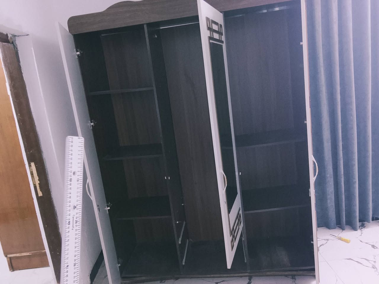 سلام عليكم كنتور للبيع مثل ما موضح بالصور ويشهد الله كلشي ما بي بس اريد ابيعه ما محتاجه بالعباس وسعره 100 الف وبي مجال للاستفسار ***********
