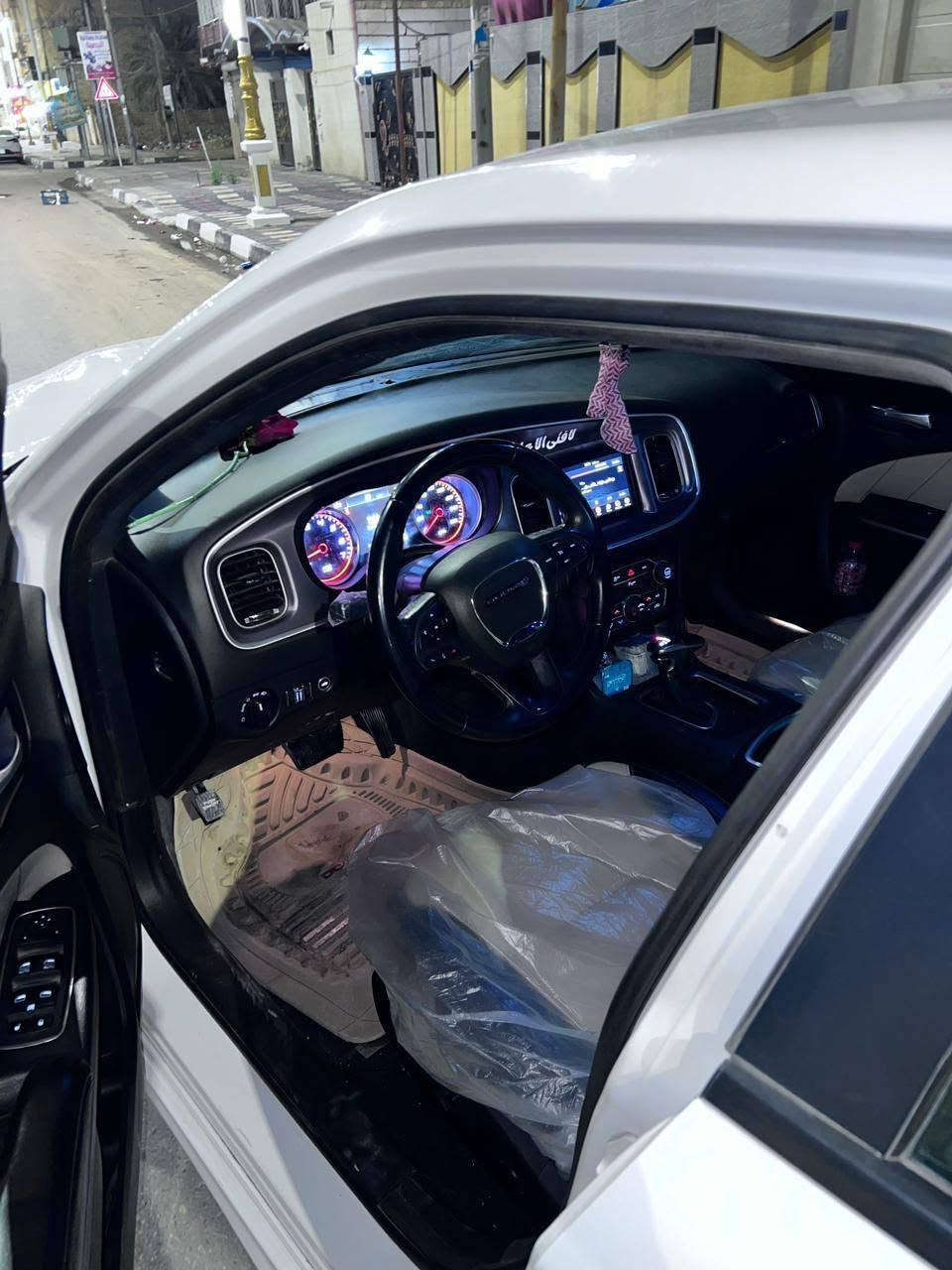 سلام عليكم
تشارجر 

الموديل ل ١٩ اصل

الفئه sxt

ماشيه ١٠٠ الف كيلو

محرك ٣٦٠٠

كشن جلد حظن

شاشه وصط 

كشن السايق كهرباء

ويل عشرين 

بصمه ابواب ذكي

حساس خلفي

كامره خلفيه

الضافات لد متغير 

دبات صوت 

كت جيتي دعامات وبنيد

السعر ٢١٥ بيه مجال مكان السياره الناصريه مركز ***********
