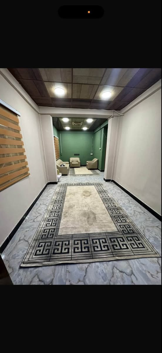السلام عليكم شقه للإيجار في البصره العشار بريهه
تحتوي على غرفتين وصاله ومطبخ وصحيات طابق ثاني للستفسار والتواصل على رقم ***********
