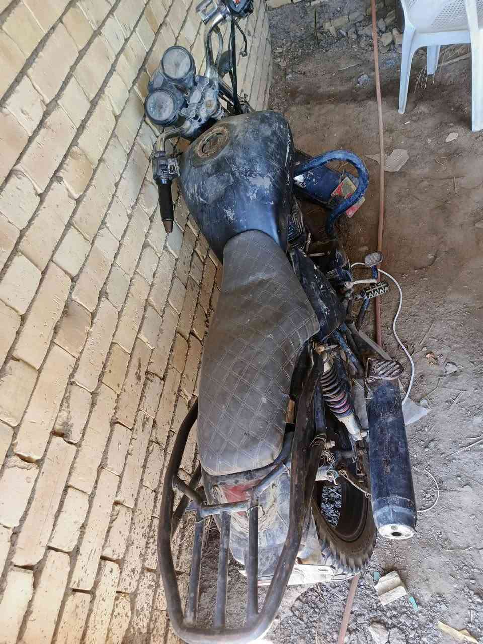 اوباما هويشا شغاله محرك نضيف كلش لاتنقيص ولاتبخير وصوته ناعم وصافي كهربائيات شغاله نقص صالنصه طاكه 150قفل ***********
