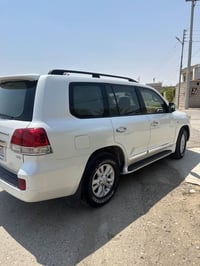 لاندكروز • ٢٠١٠ • رقم بغداد