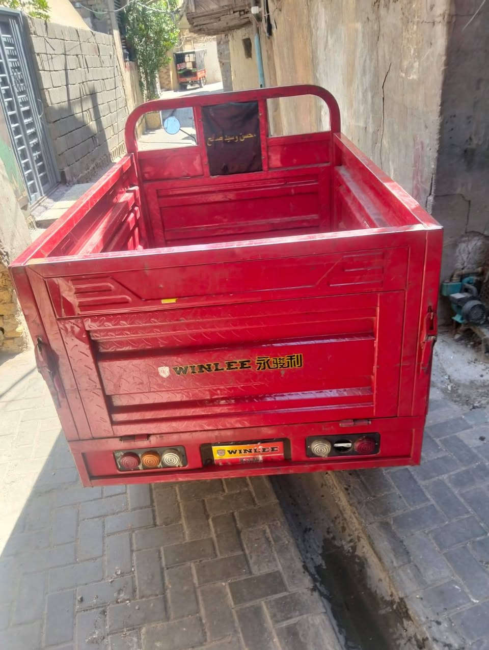 سلام عليكم ستوته شحن للبيع نظيفه مال بيت بطاريات صار شهر من شادهن السعر مليون ومئتين ***********
