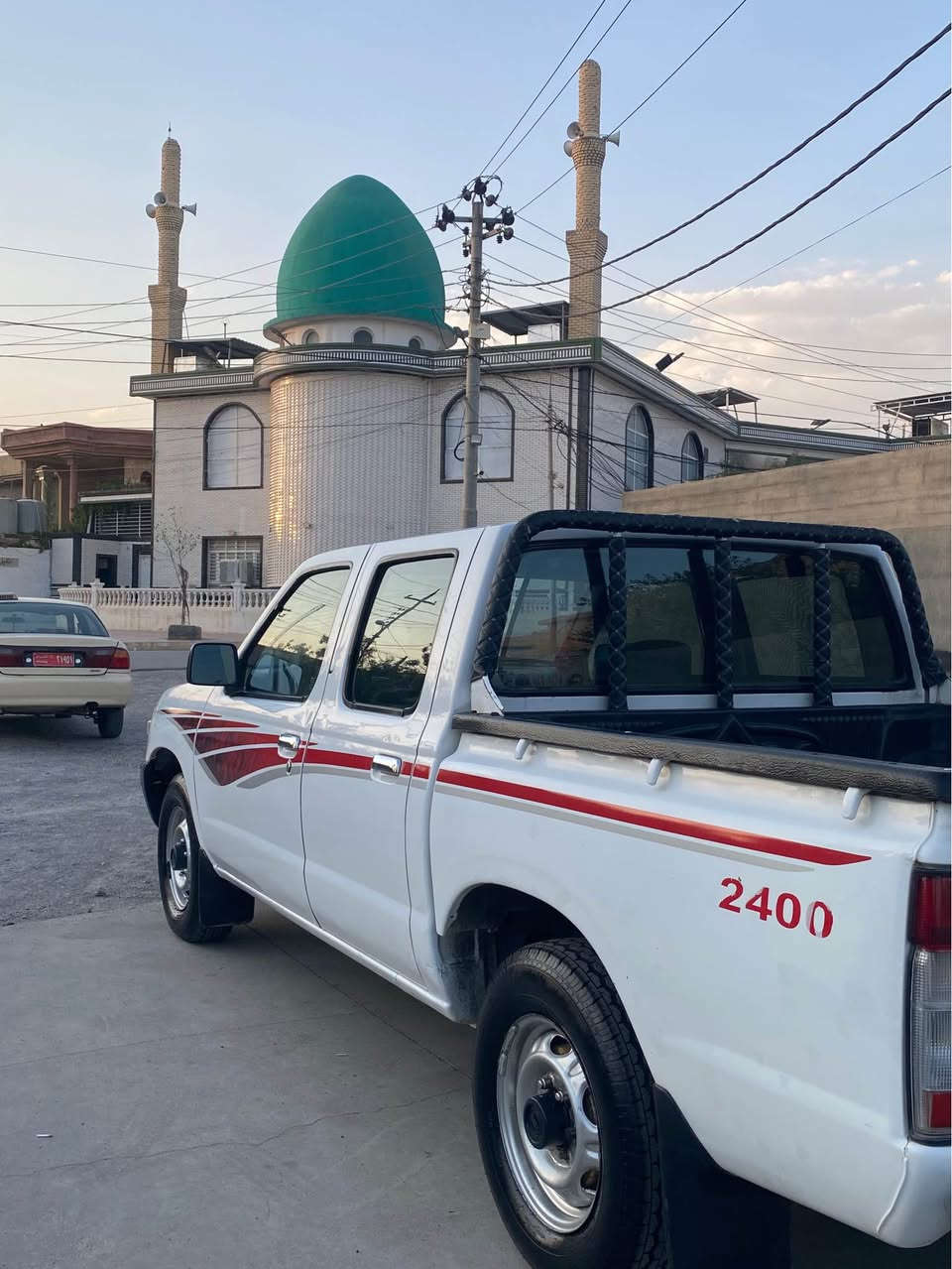 نیسان پیکاب ٢٠٠٢ 
نمونە لە جوانی و پاکی و خاوێنی سەیارەکە بێ مەسرەف و جایز و توندو تۆڵە ماڵی دۆست و کەسابەتە گێر و مەکینەی بەشەرتە حیزام بۆیاخ کراوە  بۆ جوانی سەقف و شانی شوشەیە بەشەرتی هەموو گیانی ئەوەی چەکوشی پێوە نەبێ
نرخی ٨٣ وەرەقەو کەمێک مەجالی تیایە  
تکایە جوابی چات نادەمەوە گەر مشتەری تەلەفون بکە 

ژ.م -  *********** كويسينجاك, أربيل

