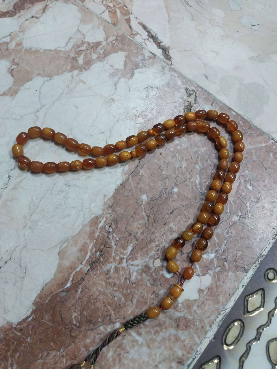 السلام عليكم
كهرب حر 
الوزن ٤٠ غرام
مكان بغداد الزعفرانيه 
السعر ٢٥٠
***********
