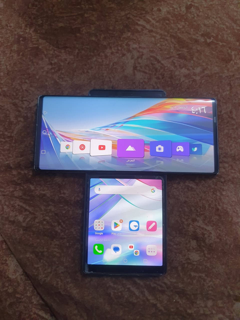 هاتف من شركة.  LG 
LG Wing   256  / 8 /2sim
السعر.  ٢٦٥. الف. شريحتين اتصال. 
التخزين  256  عشوائيه  8
نظافة الجهاز ممتازه شغال بكامل طاقته 
الشحن سريع سلكي ولاسلكي 
للتواصل. ***********
واتساب أو اتصال.  
متوفر توصيل عام

