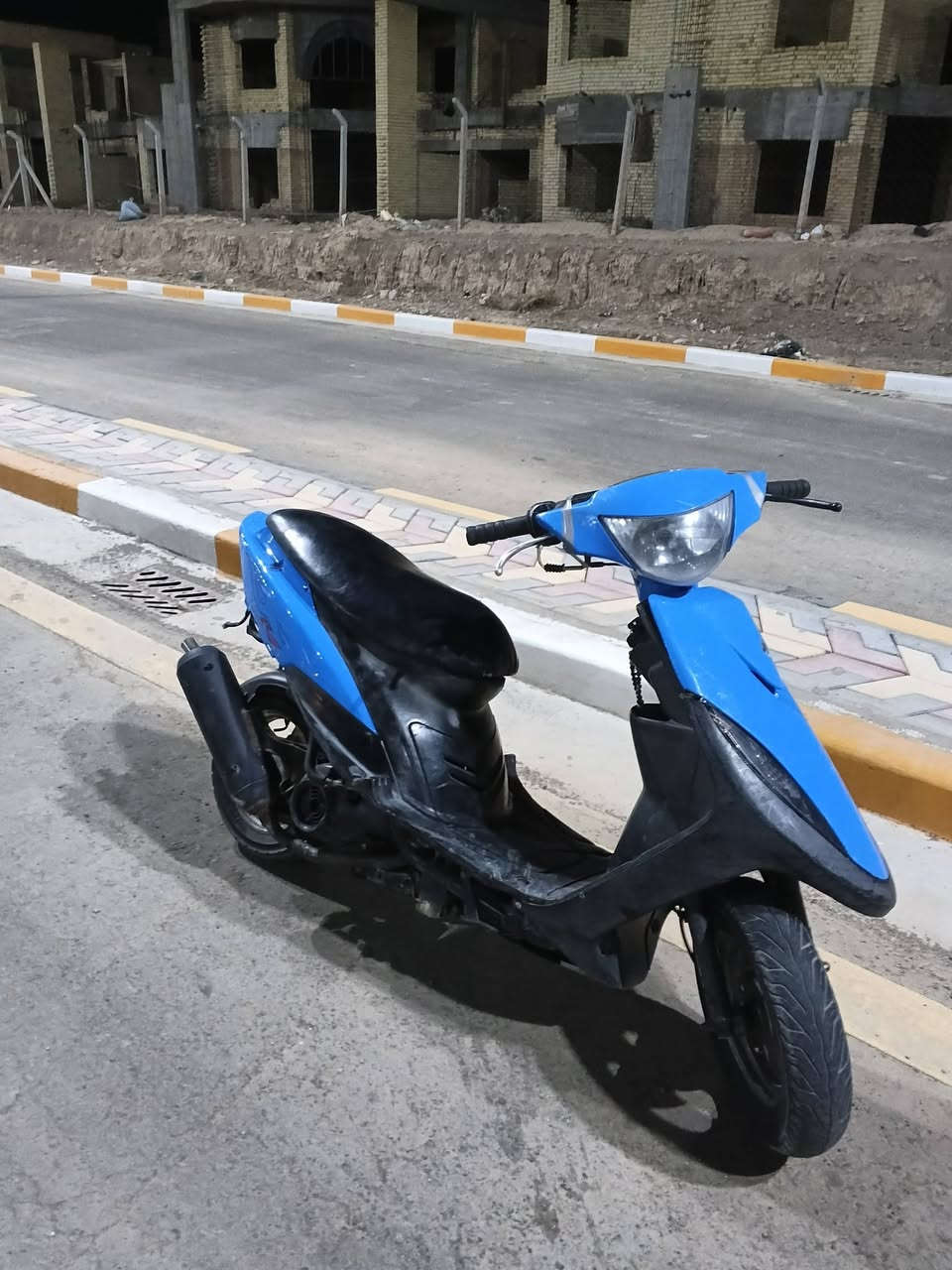السلام عليكم
دراجه ماكس اوراق بسمي للبيع مفتوحه 
كهربائيات شغاله ما عده السلف خربان رايده بـ450 وبيه مجال 
*********** متواجد واتساب
