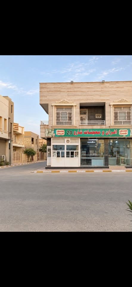 حي الجامعة • ٢٠٠م • ٣شقق ٣محلات