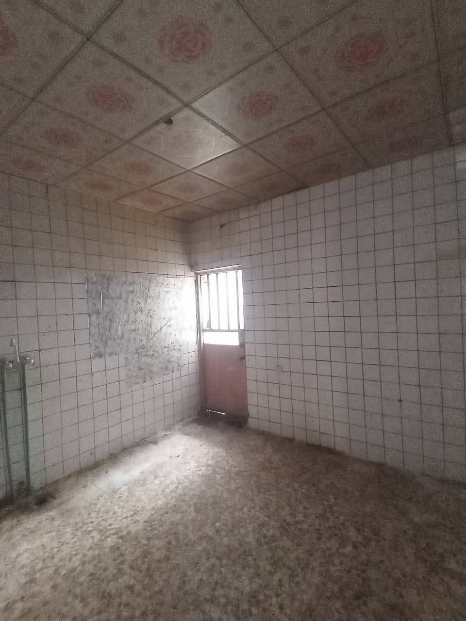 للإيجار • ٢٠٠م • حي الشهداء الثاني