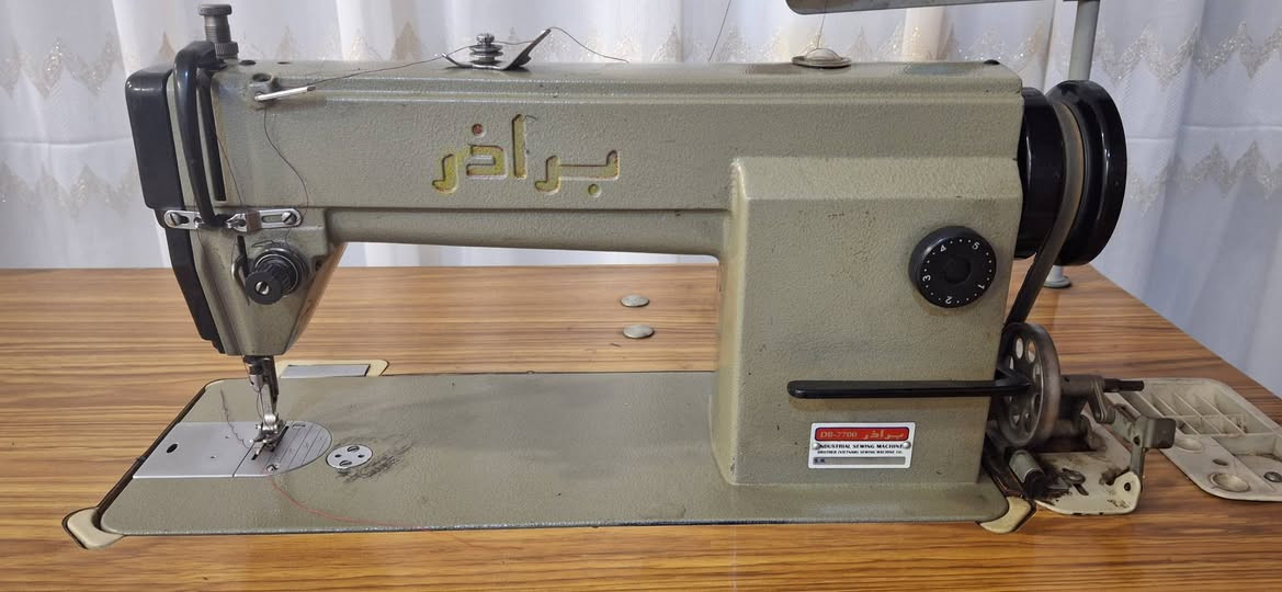السلام عليكم
ماكنة خياطة براذر استعمال منزلي السعر ٢٠٠ مكان بغداد 
للاتصال ***********
