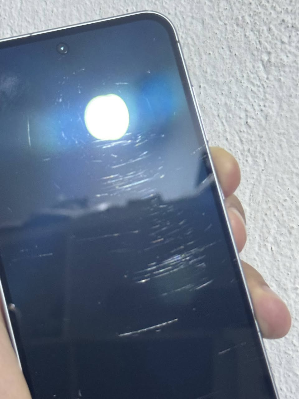 سامسونج A56 5G نسخة الشرق الأوسط، دبل سيم، 256GB رام 12GB. جهاز نظيف واستخدام طبيعي، بس بيه كسر بسيط بزاوية الشاشة وما يأثر على الاستخدام. بدون كرتونة وملحقات، جهاز فقط. بغداد – البياع. أراوس 13، 14، 15، 16 وأقبل تبديل بشاشة أو جهاز مناسب.

نص مكتوب في الصور:
- العناية بالجهاز جيد قم بالتحسين الآن لتحرير مساحة إضافية في الذاكرة. تحسين الآن البطارية ٤٣% بقي ١ من الأيام ١٩ من الساعات مكان التخزين ١٢% مستخدم ٢٠,٩ جيجابايت | ٢٥٦ جيجابايت الذاكرة ٤٨% مستخدم ٥,٧ جيجابايت | ١٢ جيجابايت حماية التطبيق غير مفعل الأداء
- حول الهاتف Galaxy A56 5G إعادة تسمية اسم المنتج Galaxy A56 5G اسم الطراز SM-A566B/DS الرقم التسلسli R5CY72668NE SIM 1 رقم الهاتف 22222 الشبكة zain IQ IMEI 1 356749201256676 SIM المتاحة IMEI 2 356836791256677 معلومات الحالة معلومات قانونية