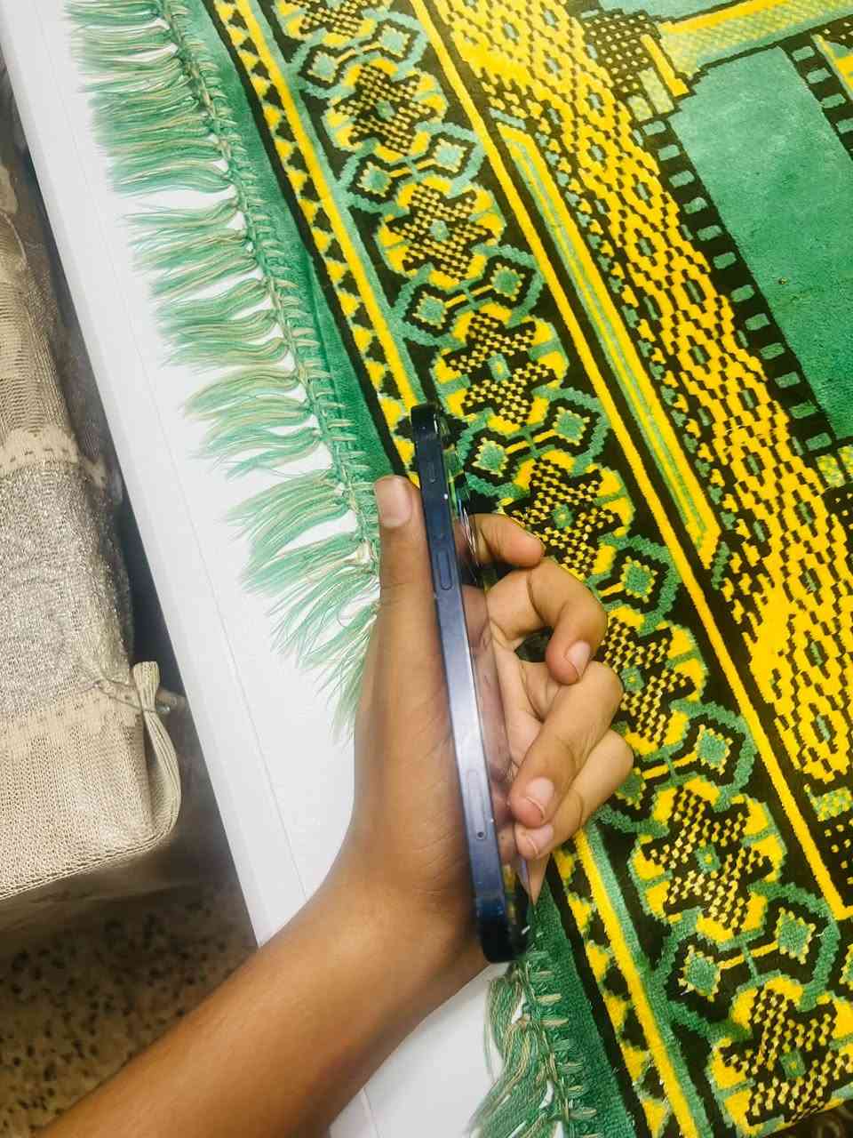 آيفون ١٢ • ٦٤ • فيس ايدي معطل