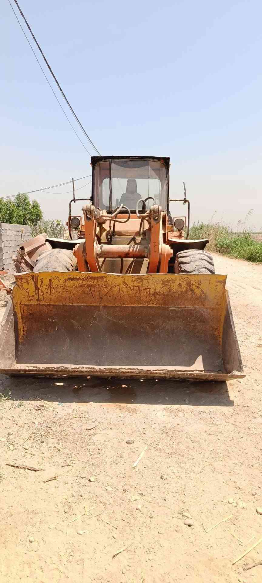 للبيع شفل فالفو حجم 80 جاهز للعمل كير ومحرك خير من الله رقم بصره اسود فحص مؤقت للتواصل ***********
