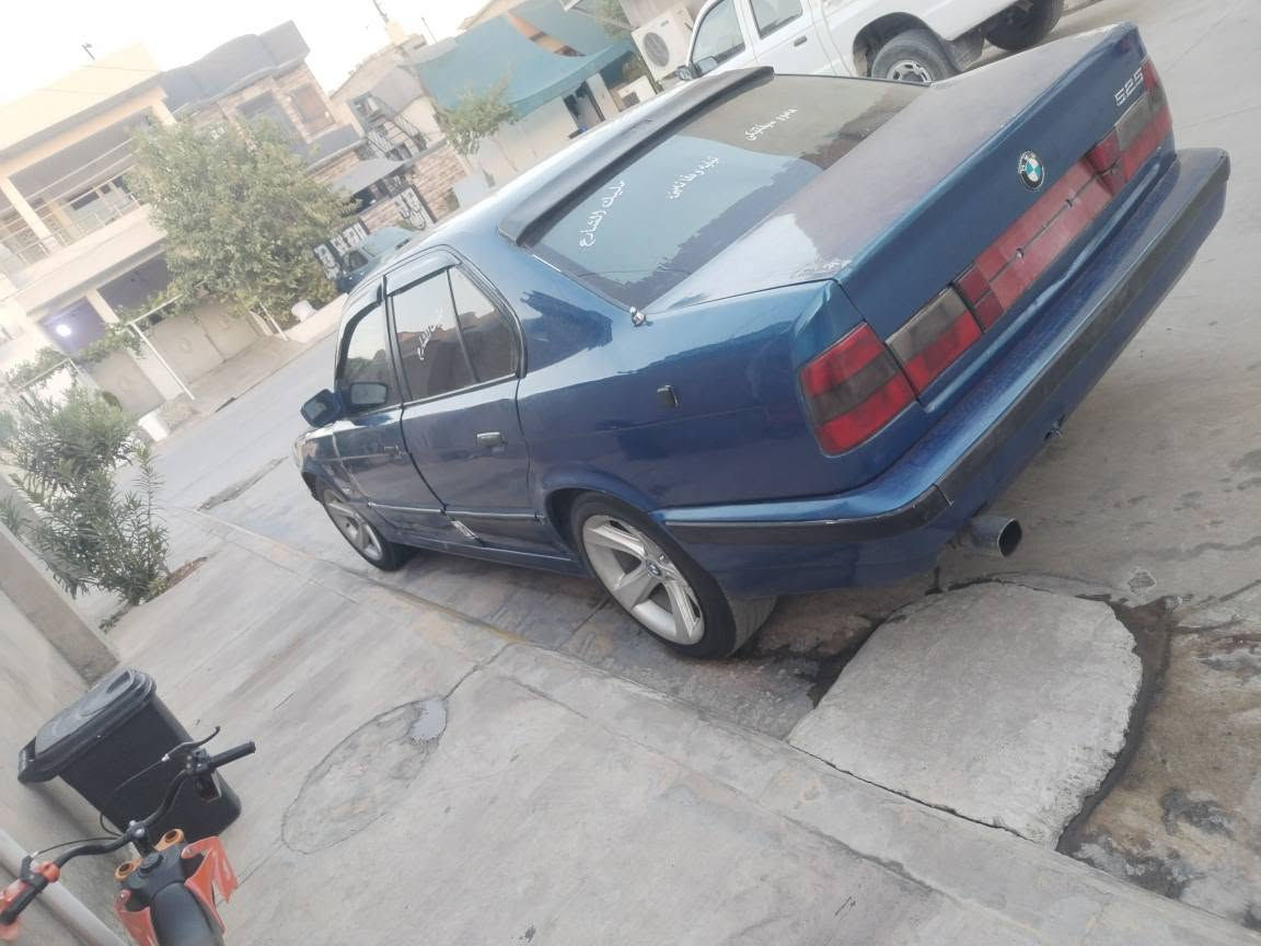 بە ناوی خودا bmw مۆدیل 1993مە کینە 520عادی گیرو مە کینەی بە شەرتی 100فیتەر دوای کەپسە سە یارەکە زۆر تنو تۆلە جام کارە بای شاشە ئای پات 4تایەو ویلی هامان 17 سە یارەکە علوجە بەشرتی ئەوی ماڵی کەس نە بیت پارەی کەسی تیا نە بیت موسو بڕاوە بەشەرت هه موو گیانی ئیش دە کات ماڵی فەقیرە بۆ معاملە تیل مە کە قفڵی قفڵی 15گڵایە قفڵی *********** فایبەر وەتس ئەپ السليمانية, العراق
