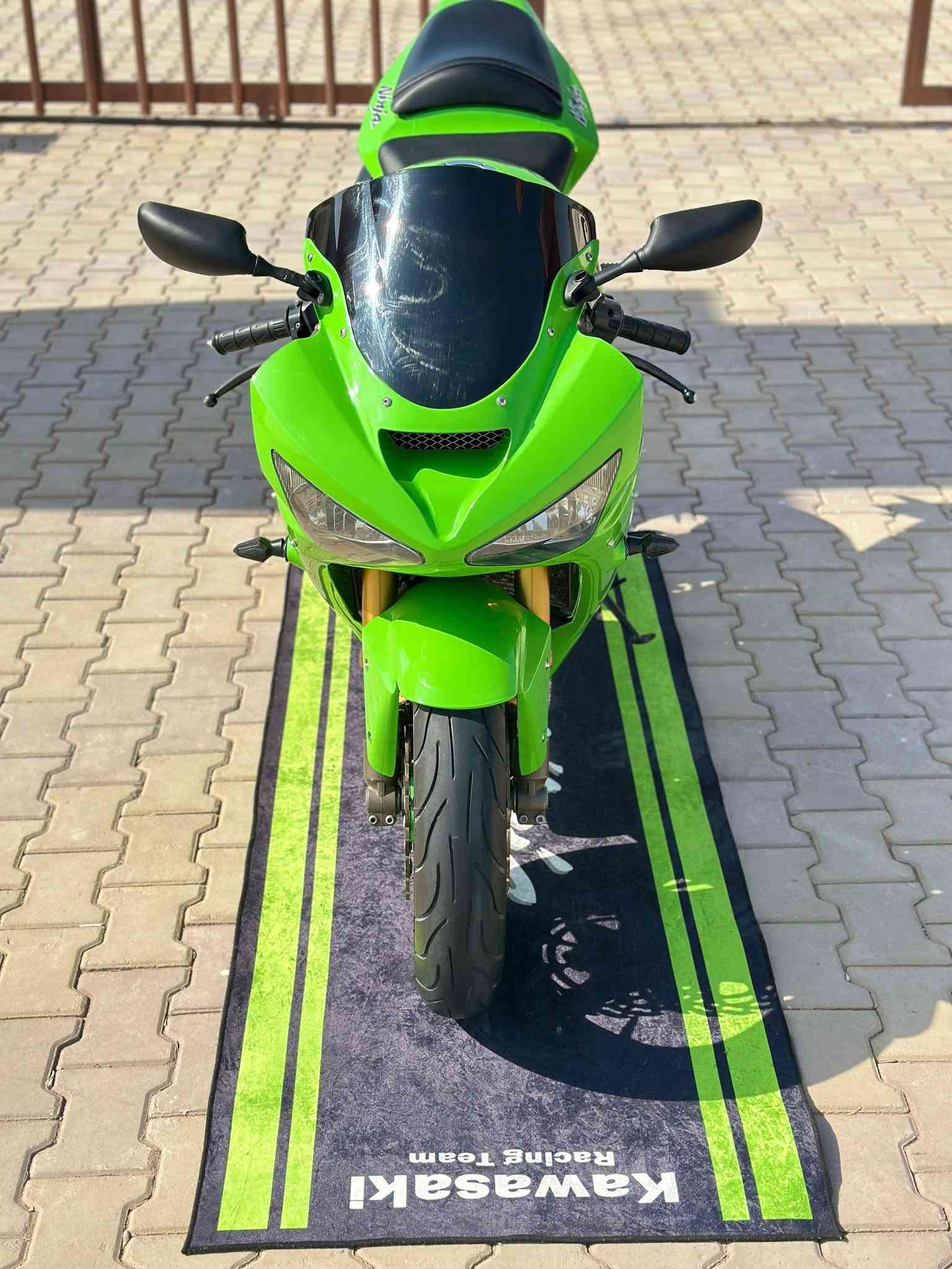 كوساكي 636 • ٢٠٠٤ • نضيف