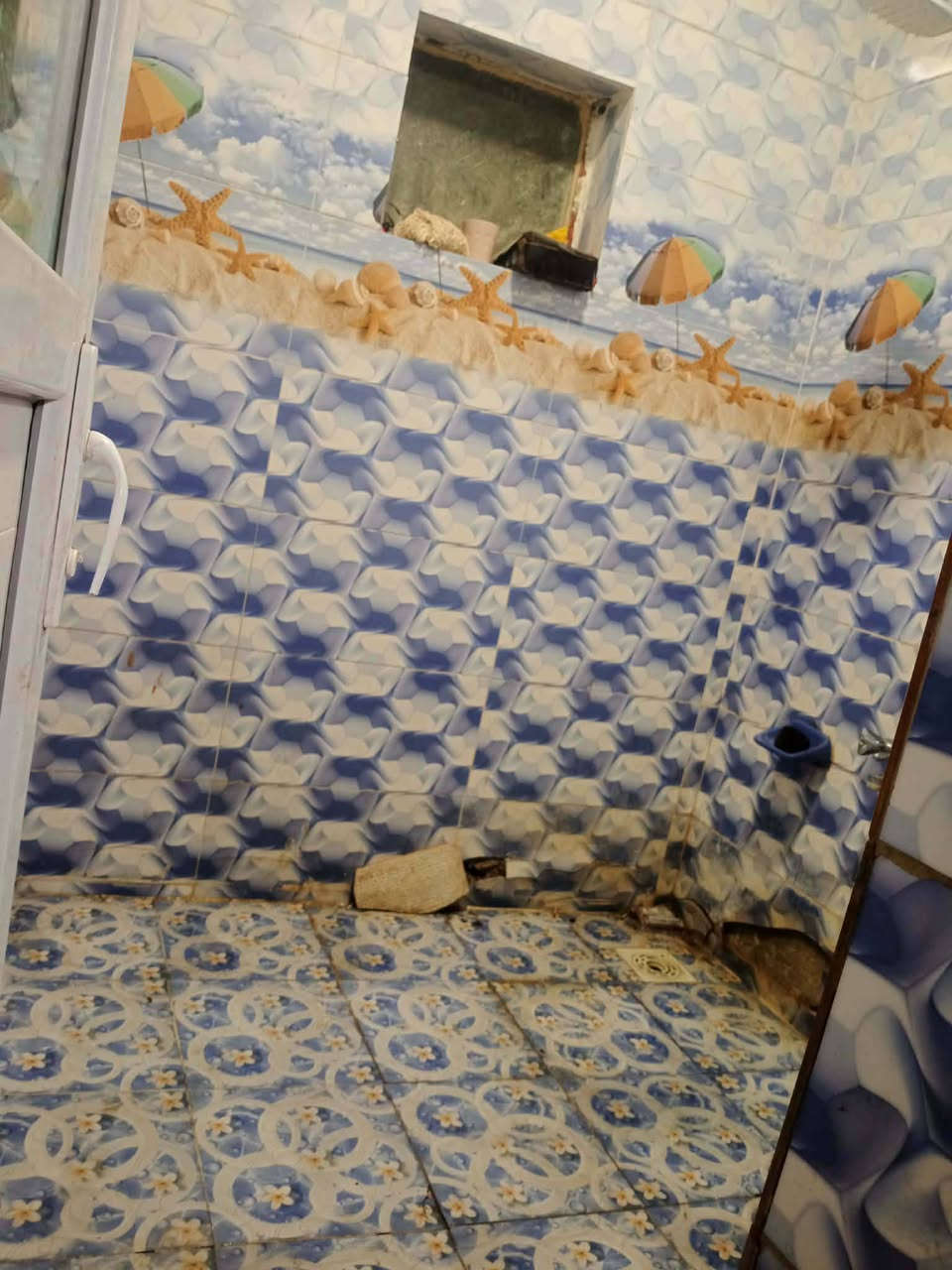 سلام عليكم يتوفر بيت مساحه 225متر طابو صرف كربلاء حي العامل سوق الاخير خلف مول لباقر يتكون من غرفتين نوم وصالات اثنين واستقبال كبيره ومطابخ اثنين لبيت حاليا مقسوم بيتين لبيت كلش نضيف ومرتب وترميم جديد سعره من لاخير 200ليحب تفاصيل اكثر يتصل عل رقم ‏‪***********‬‏
