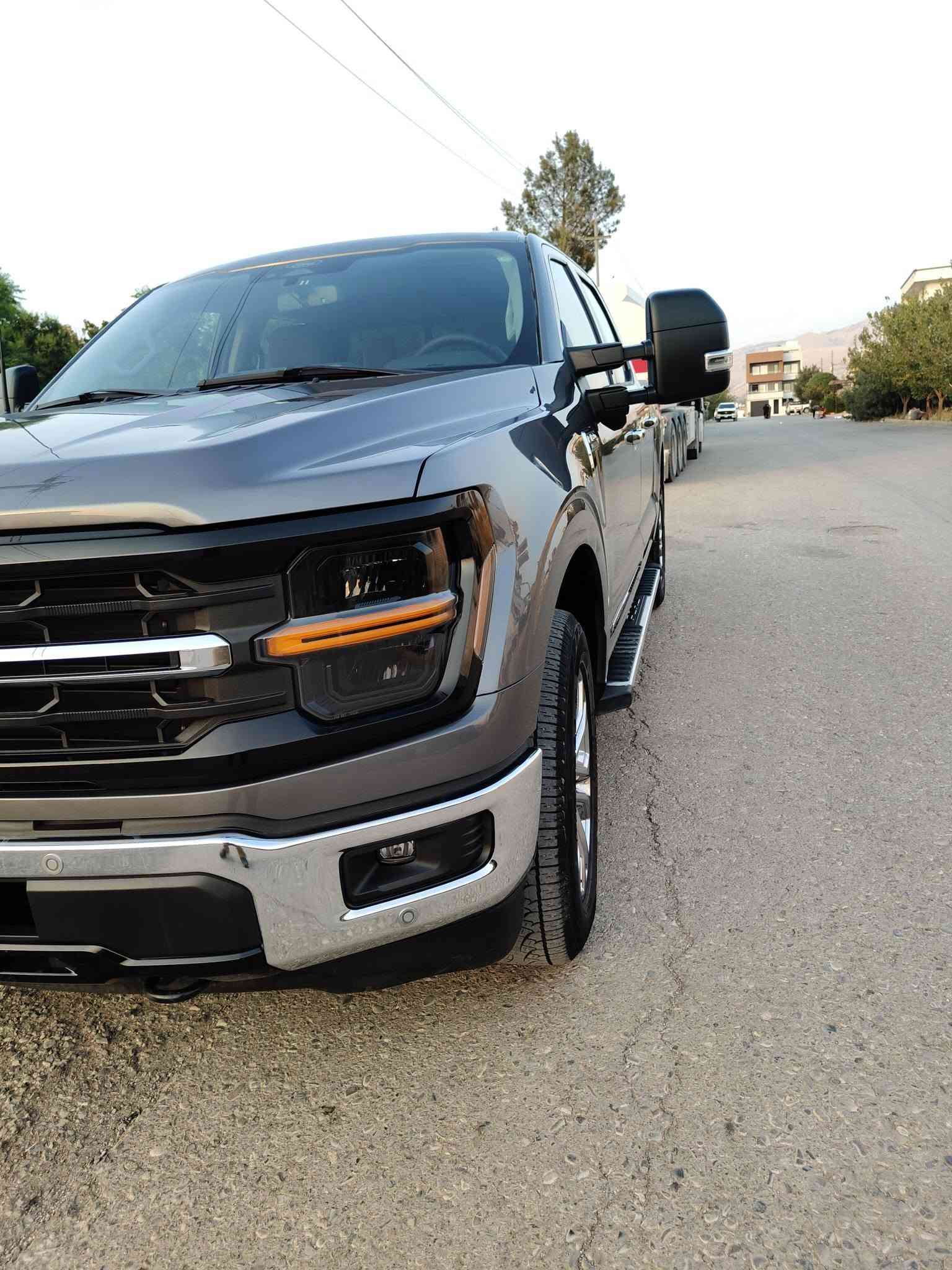 Ford f_150 للبيع
موديل 2024 hybrid
3.5torbo
6سلندر
مواسفات XLT
لون نفطي 
حادث بس باب خلفيه 
سيارة جاهيز فول
***********وتساب
