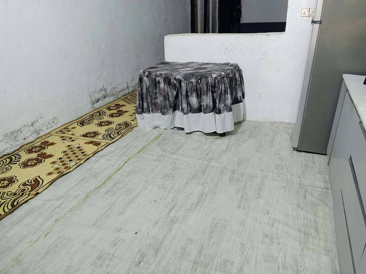 🏠 بيت طابو صرف للبيع

📍 حي الزهراء – 7 نيسان
شارع 12م 
📐 المساحة: 300م²
🧱 البيت بناء عكادة، قديم ومترمم بالكامل العام الماضي، والديوانية بنيان جديد.

يتكون من:
▫️ 3 غرف نوم
▫️ صالة كبيرة
▫️ ديوانية جديدة
▫️ صحيات رجال ونساء
▫️ مطبخين
▫️ الصالة مسقفة

📌 طابو صرف
للاستفسار والتفاصيل خاص ***********
