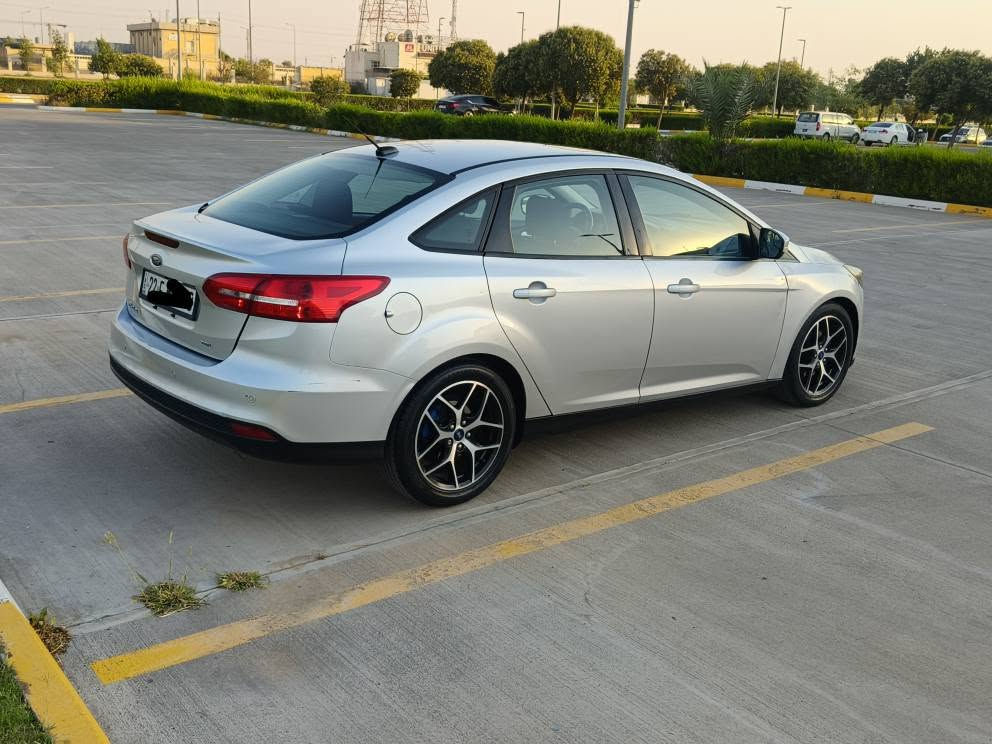 Ford Foucs 2017 SEL   
‎        ( ســـــعری : 85 وەرەقە )
‎فۆرد فۆکس 
‎مۆدیل :2017                   
‎مواسەفات : SEL 
‎٤ پستن : مەکینە ٢٠
‎سیلاد ، شاشە گەورە بیلاد ، ناو لید 7 ڕەنگ بیلاد 
‎ئەرباگ : بیلادیە نەتەقیە 
‎دوو پارچەی سبوخ ( چاملخ ، بۆنید ) 
‎یەک ساردە کوتی هەیە 
‎سەنەوی بەسەر چووە ڕەقەمی نوێیە 
‎       (ڕەقەم تەلەفۆن:  *********** )     
‎ڤایبەر وەتسئاپ    
‎شوێن هەولێر 
‎
‎1FADP3H20HL248320 أربيل, العراق

