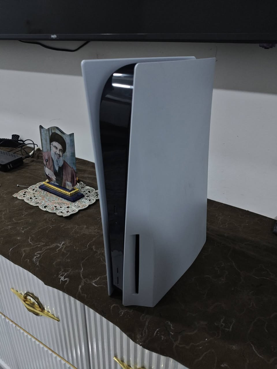 للبيع بلايستيشن 5 Fat 🎮🔥
الجهاز نظيف ومحافظ عليه، استخدام شخصي وما بي أي عطل أو مشكلة.
الجهاز شغال تمام، ويا جميع ملحقاته.
مرواس تجميعة بيسي أو  اكس بوكس سريس اكس اصدار 24 وفوك 
المكان: البصرة 📍
رقم : ***********  تواصل
