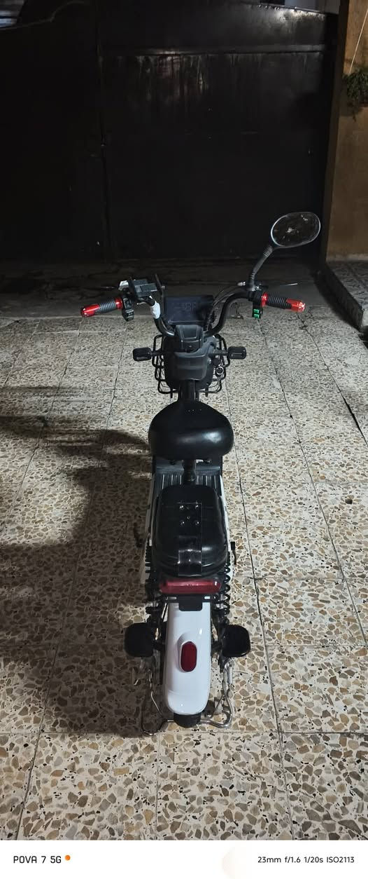 دراجه شحن للبيع حجم ١٦ دراجه نضيفه كلشي مابيه السعر ٣٥٠ وبيه مجال عنوان بغداد الزعفرانيه شارع الكهرباء خلف حسينيه أمام المهدي اتصال رقم ***********
