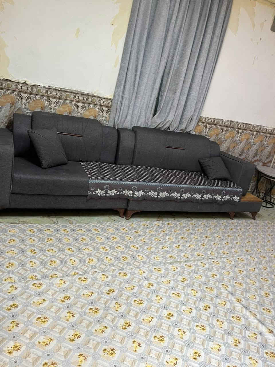 بيت للبيع في المعقل مقابيل الملعب مساحة 200 3 غرف وصالتين ومطبخ وحمام ودوانيه 
بيت للبيع في المعقل مقابيل الملعب مساحة 200 3 غرف وصالتين ومطبخ وحمام ودوانيه سعر 15 وبي مجال قليل للاستفسار ***********
