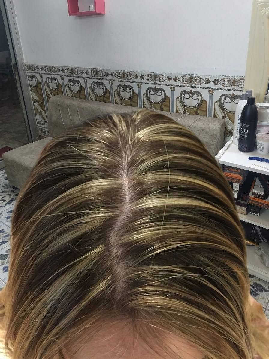 كل ماهو جميل تجدينه يمي
صالون أسينات يوفرلكم كل ماهو جميل وراحة لكي عزيزتي
حف قص شسوار تسريح معالج 
صبغ ميش 
تنظيف بشره 
كل هذا وباسعار مناسبه 
مكاني حله بكرلي الرابعه نزله دارم شارع المولدة 
للحجز راسلوني ***********

