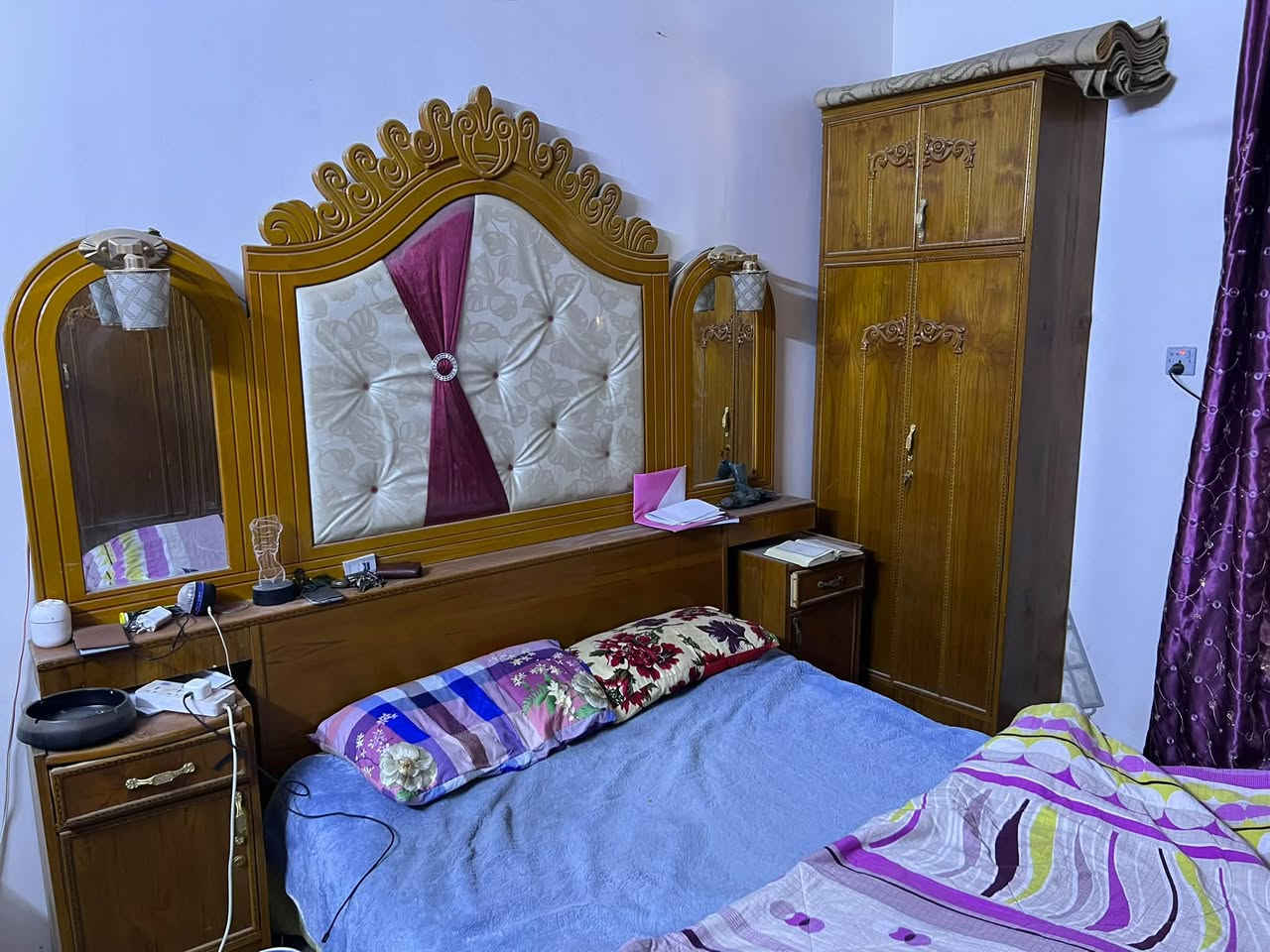 غرفه نوم للبيع مستعجل عل بيع استعمال قليل مكاني الشعب نهايه الفورتات مع الدوشك 750 الف بيها مجال للشراي ***********
