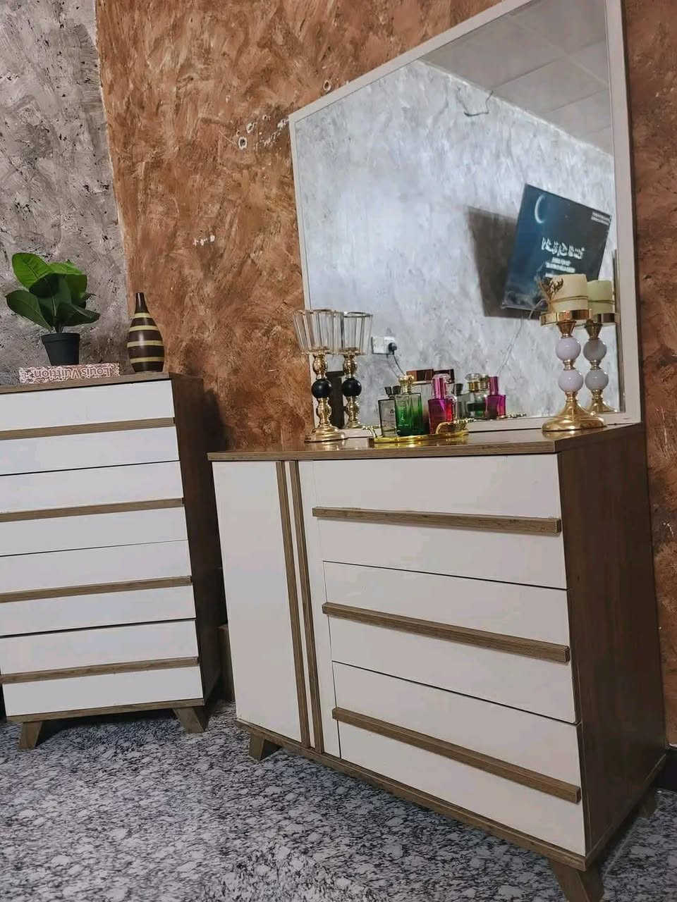 غرفه تركيه نضيفه ٧قطع سعرها ٣٥٠
