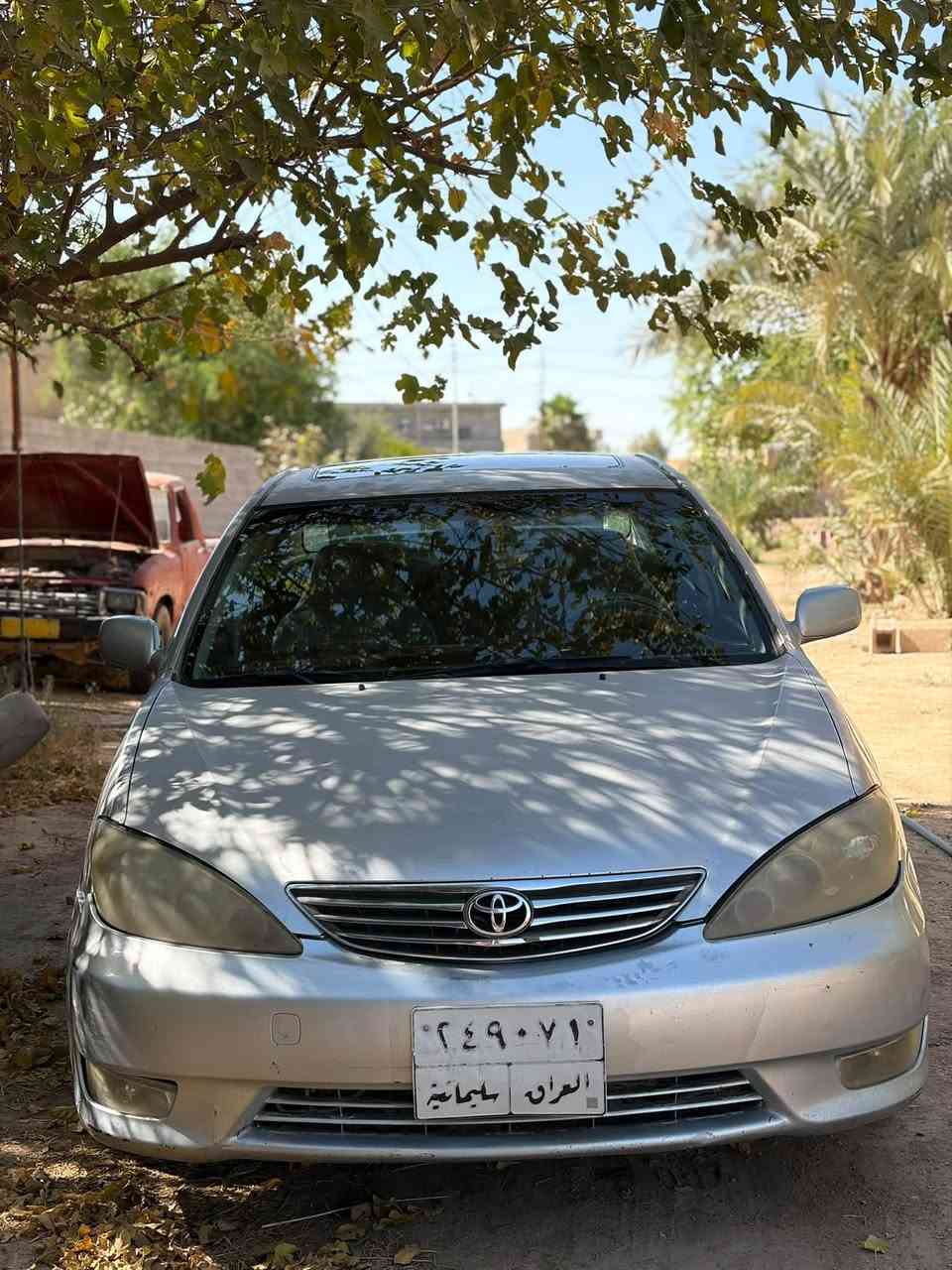 السلام عليكم 

كامري 2006 
كراند سعودي 
محرك سته سلندر 3000
ماشيه 200 الف 
لون رصاصي سلفر 
رقم سليمانيه صاحبها قريب عليه ( يعني جاري )
السيارة مابيها صبغ 
جراد قمارة وبنيد 
السيارة بلادية 
بيها نواقص خفيفة
مواصفات 1/1 تنته تبريد ثلج بيانو 
كراسي كهربائيه 
السيارة مال بيت 
السعر 
عل خاص اتصل على ***********
@إشارة
