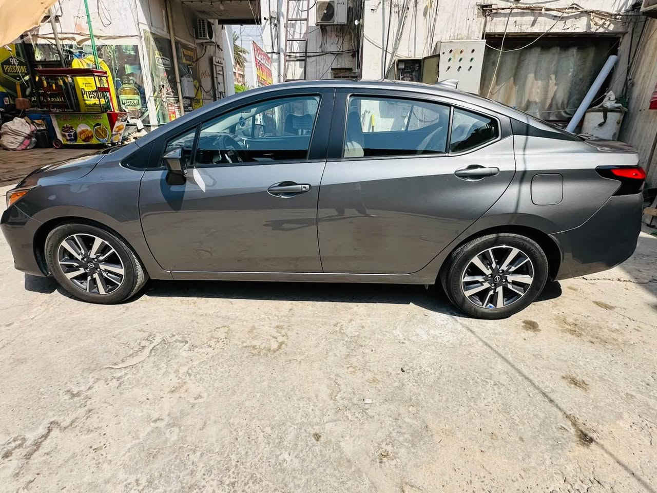فيرسا نيسان 2025 ماشيه 30 الف
رقم كاتي sv 
بدون صبخ بدون تعديل 
مابيهةً  بس شبر بقبغ الجنطه 121$
***********
