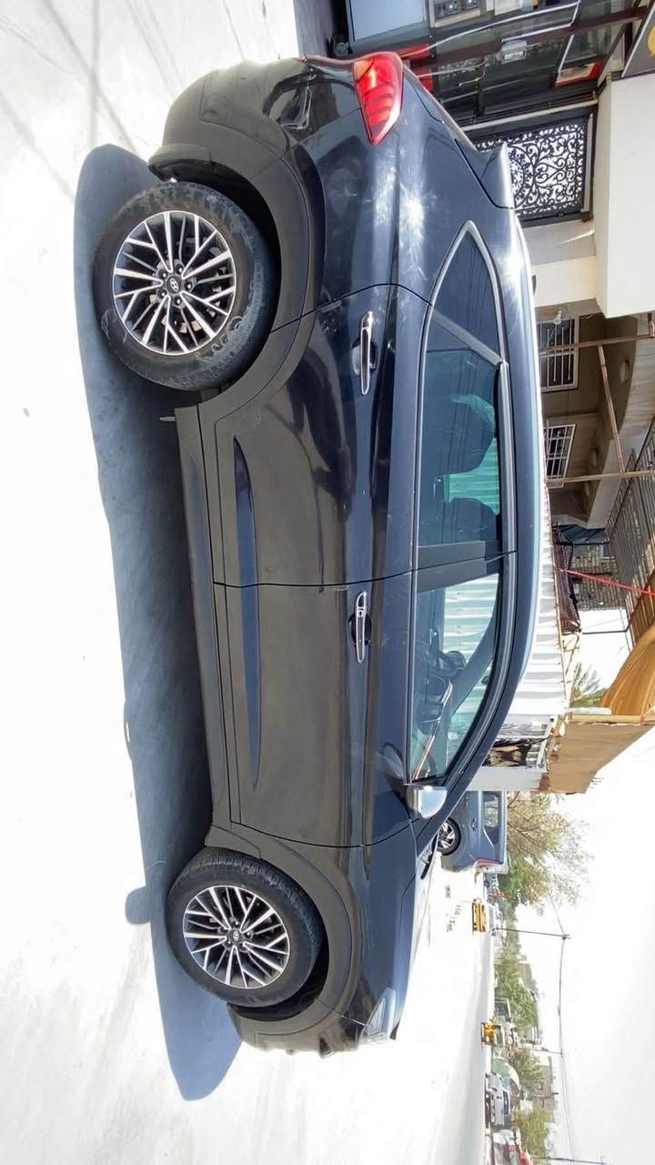 السلام عليكم 
توسان 2019خليجي
سياره كلش نضيفة سياره خير من الله
كير محرك مكفولات 
محرك 2000دوش
تبريد ثلج 
لد امامي خلفي
لايت دوار ويه الستيرن 
3انضمه قياده 
تبريد قطعتين 
ثلاجه بالچكمچه 
شاشه كبيره كامره خلفيه كار بلي 
مري شفط ترحيب بل مري اشاير بل مري 
سبير منازل 
تحكم ستيرن 
ماشية 54
مثبت سرعة مانع تزحلق  
السعر خاص
العنوان بغداد البنوك 
***********
