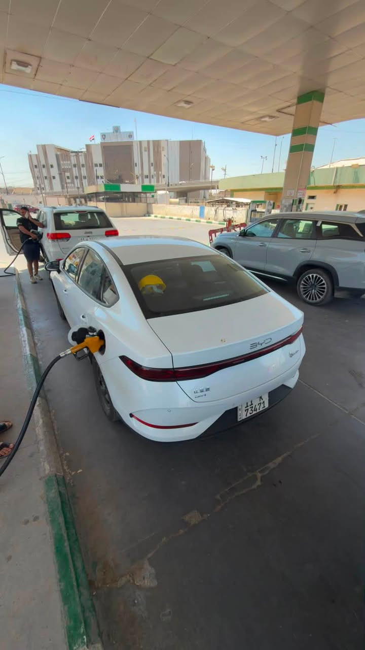 السلام عليكم 
Byd qin plas 2025 
ماشية 11.000 
السيارة نطخت و بالصور واضحة
( الماصدة يرادلهة جامة فقط ) 
مكان السيارة بغداد 
للاتصال ***********
السعر 17.800 وبيهة مجال
