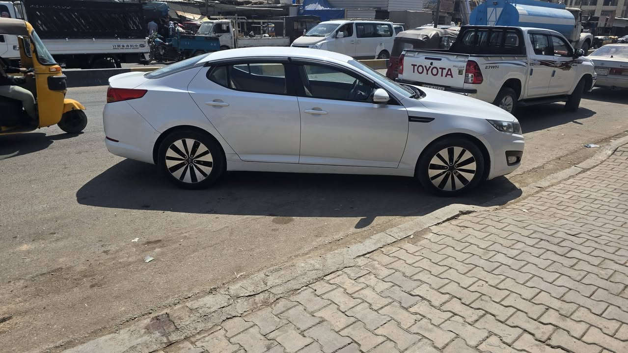 كيه اوبتيما خليجية شفتات وتحكمات ستيرن سويج مو بصمه شاشه  هواي بيه موصفات بس ماعرفه  موديل 2013  رقم بغداد  شرط التحويل  سونار مرفوق ويه صور  سيارة خير من الله تجي تكلب وشوف بعينك وبيك خير وتدلل  سعر  125
***********@
